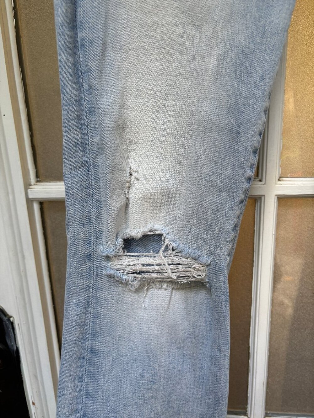 MOTHER The Weekender Fray Jeans – Size 27 – Distressed Flare - Picture 11 of 16
